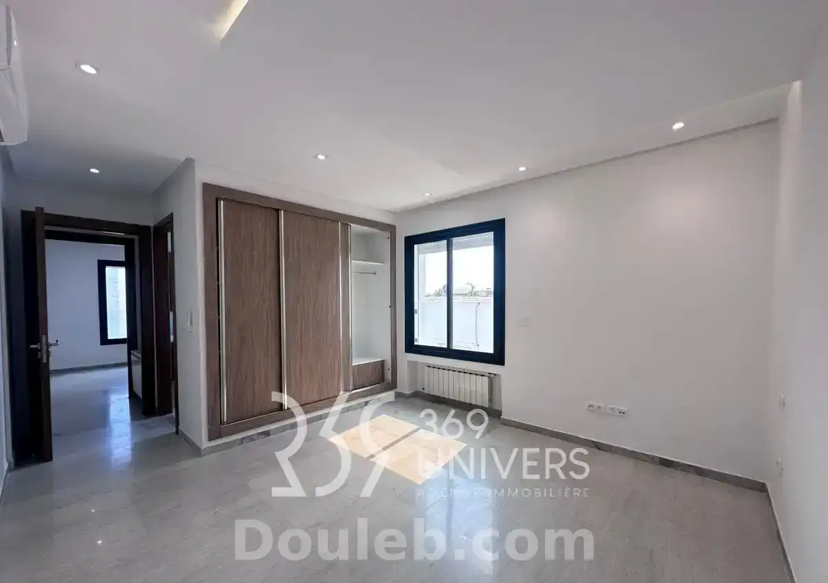 Appartement avec balcon aux jdc ref ra151 - Miniature 3