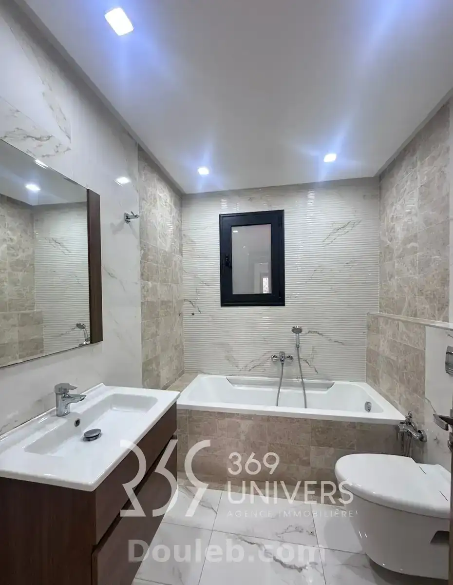 Appartement avec balcon aux jdc ref ra151 - Miniature 4