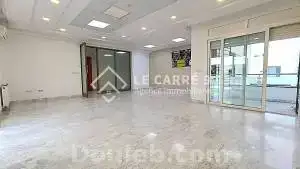 Étage de villa à usage bureautique - Miniature 3