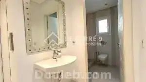 Étage de villa à usage bureautique - Miniature 5