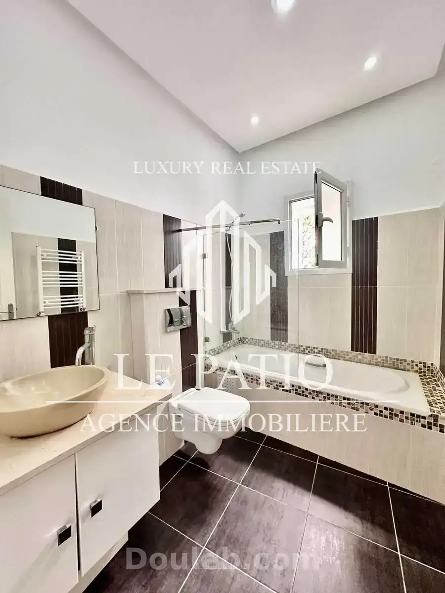 Villa de plain pied à la marsa - Miniature 3