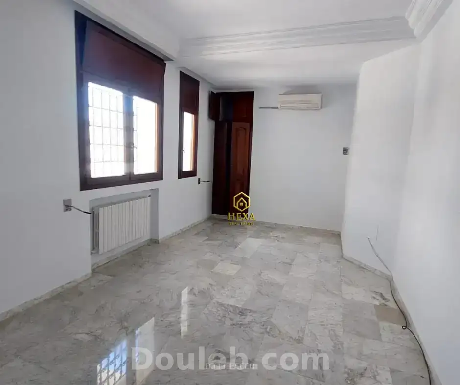 Villa s3 en suite avec jardin à la marsa - Miniature 4