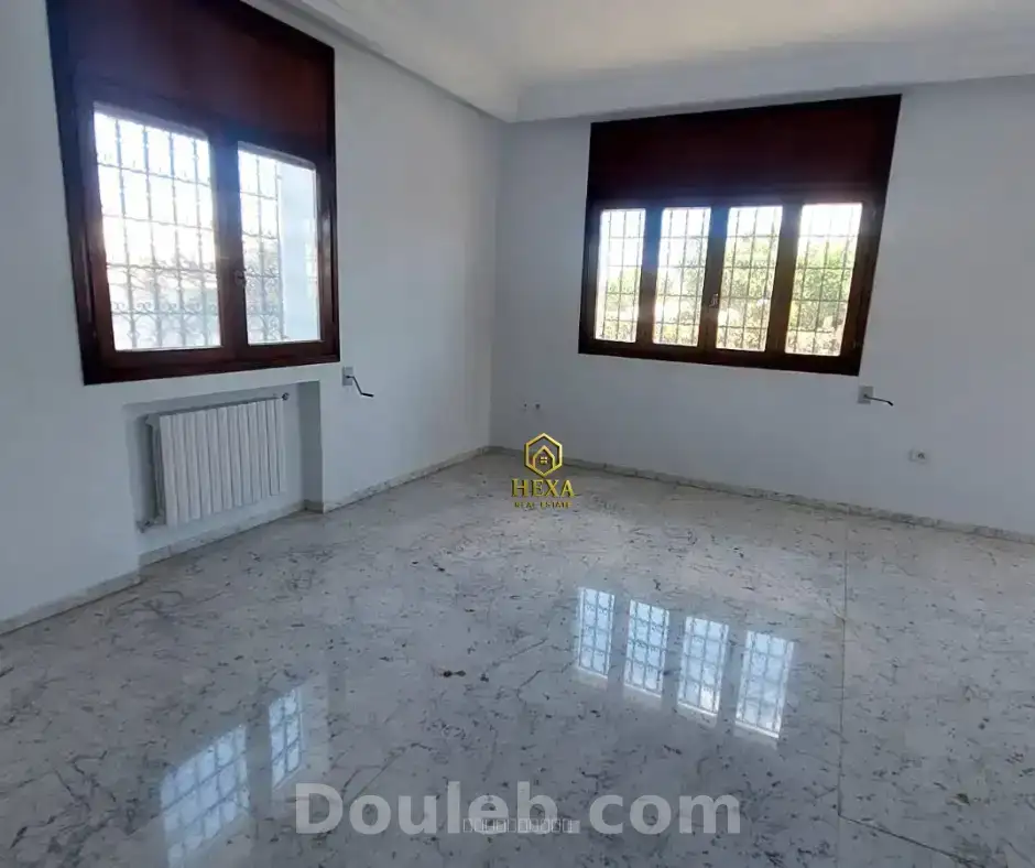 Villa s3 en suite avec jardin à la marsa - Miniature 5