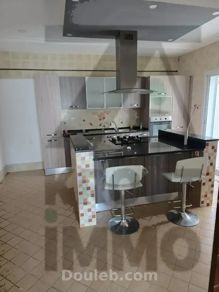 Villa avec piscine meublé ou vide chotrana - Miniature 5