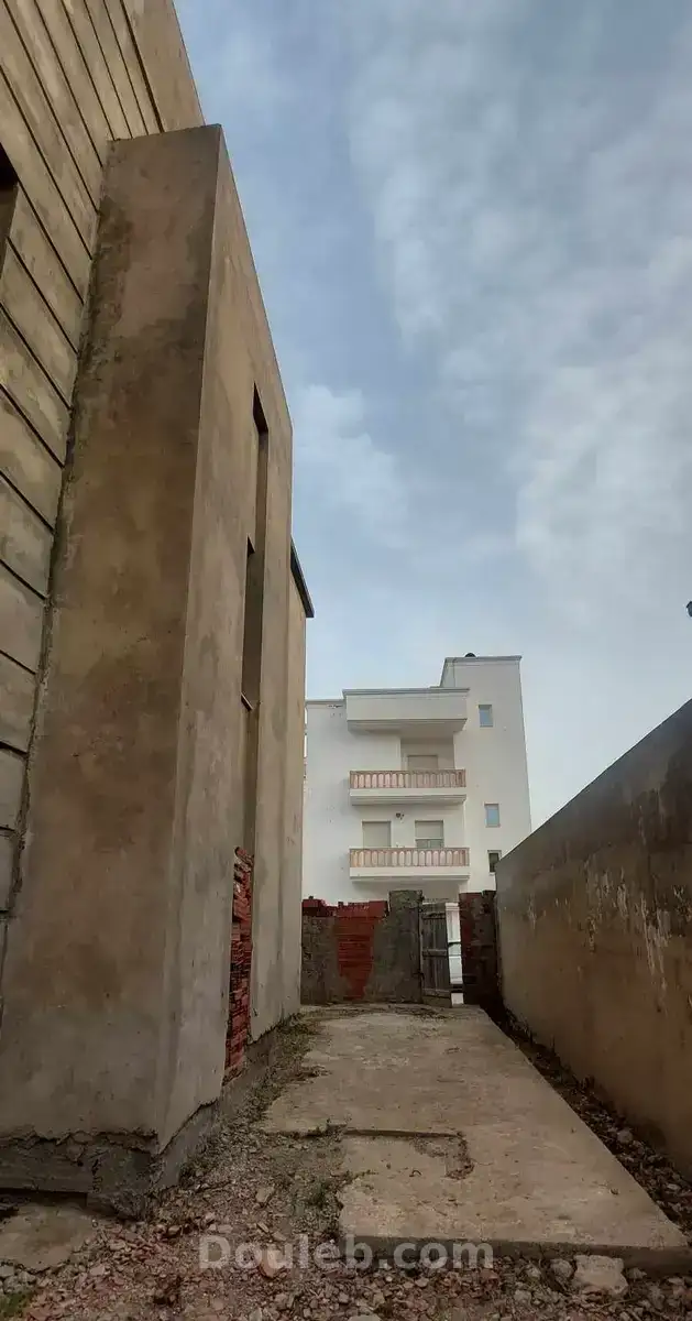 Maison inachevée à la cité el wafa afh2 - Miniature 2