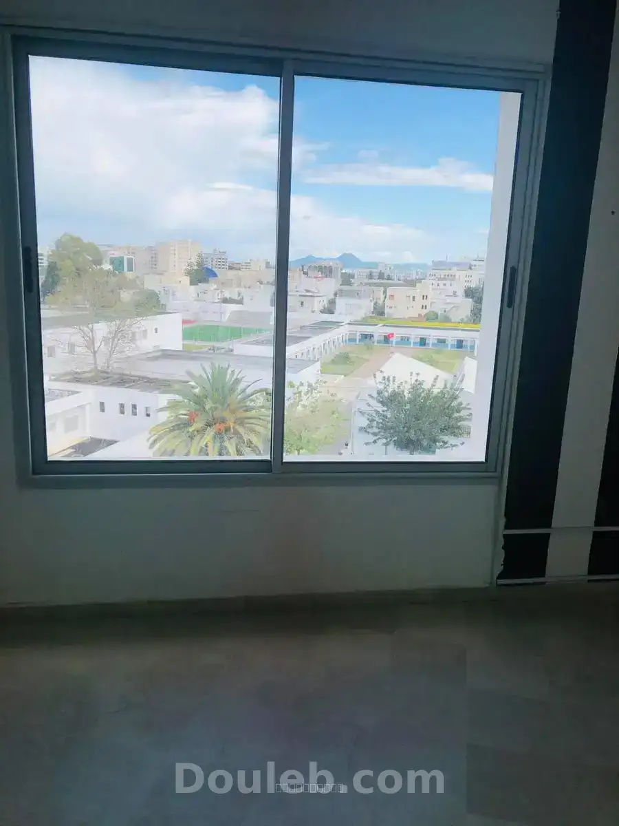 Bureau au 3eme etage - Miniature 3