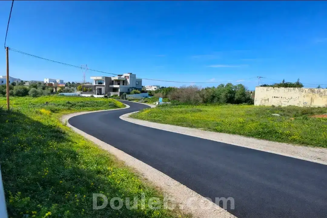Terrain cloturé de 904m à sidi younes - Miniature 2
