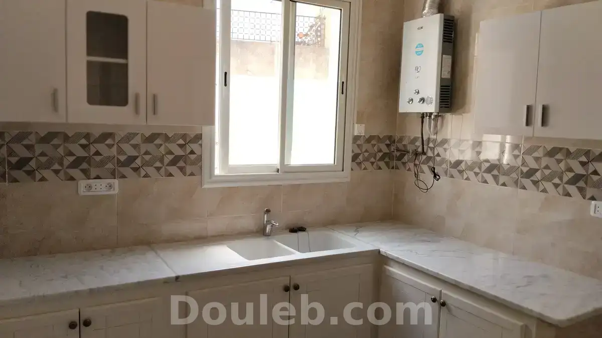 Bel étage de villa neuf à cité ezzouhour 1 - Miniature 2