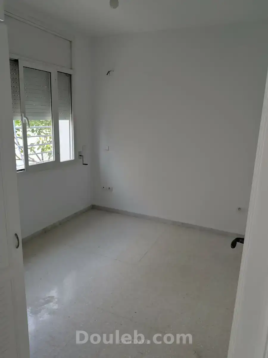 Appartement au rez de jardin d'une villa - Miniature 3