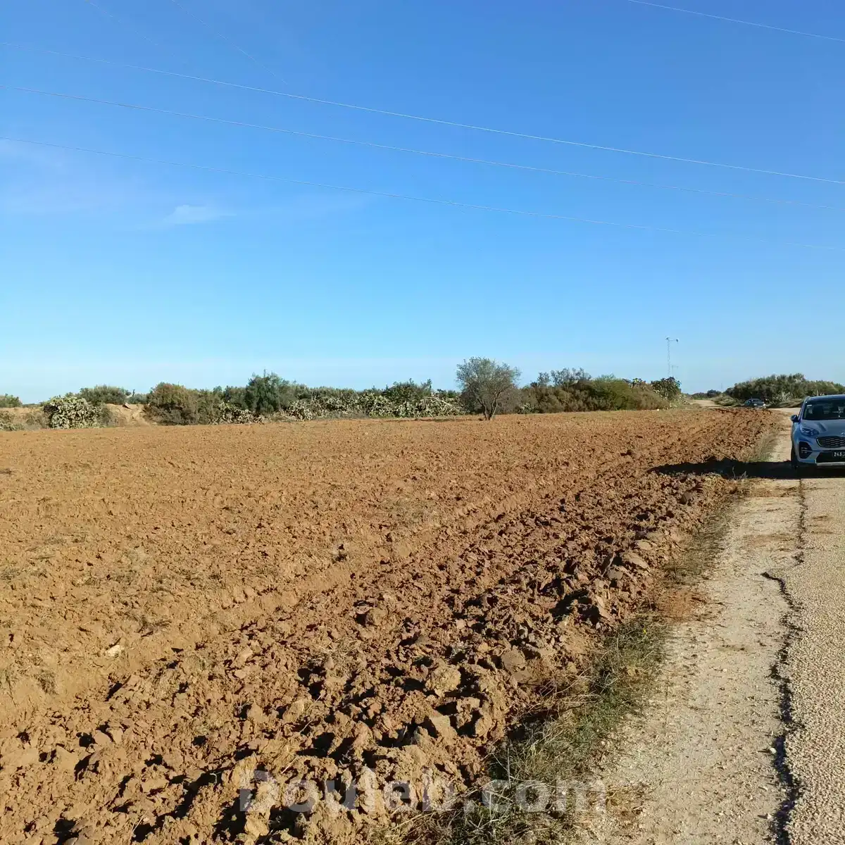 Av terrain 10500m sur la route à bouficha - Miniature 2