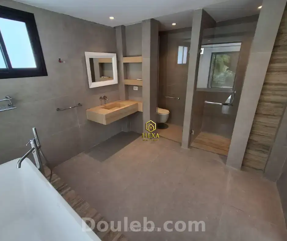 Villa s4 àla marsa avec piscine et jardin en suite - Miniature 2