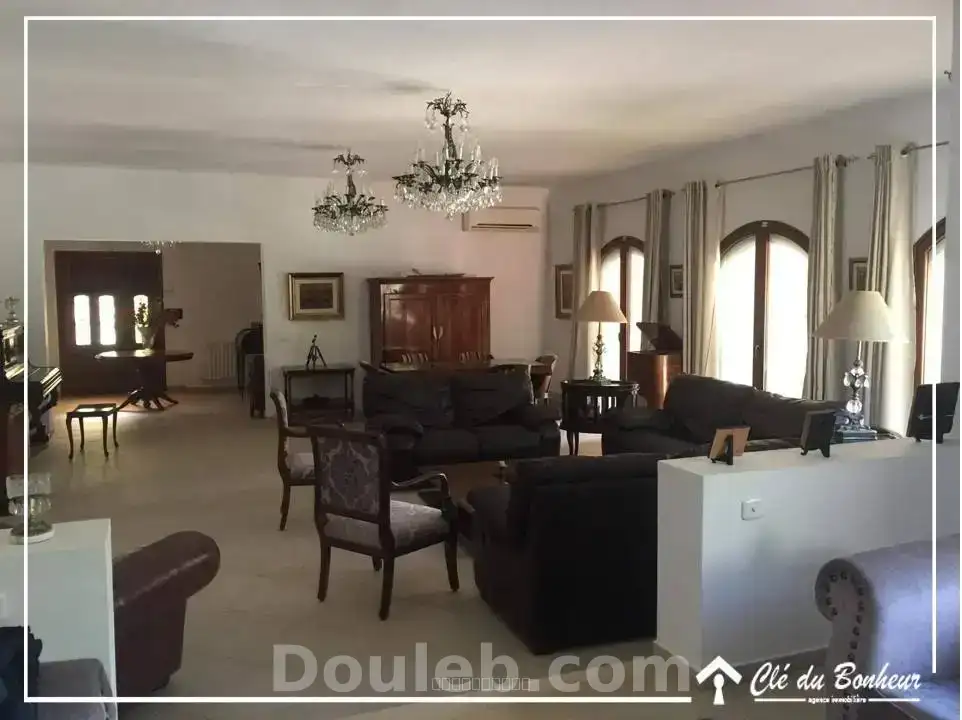 Villa spacieuse plain pied avec piscine - Miniature 2