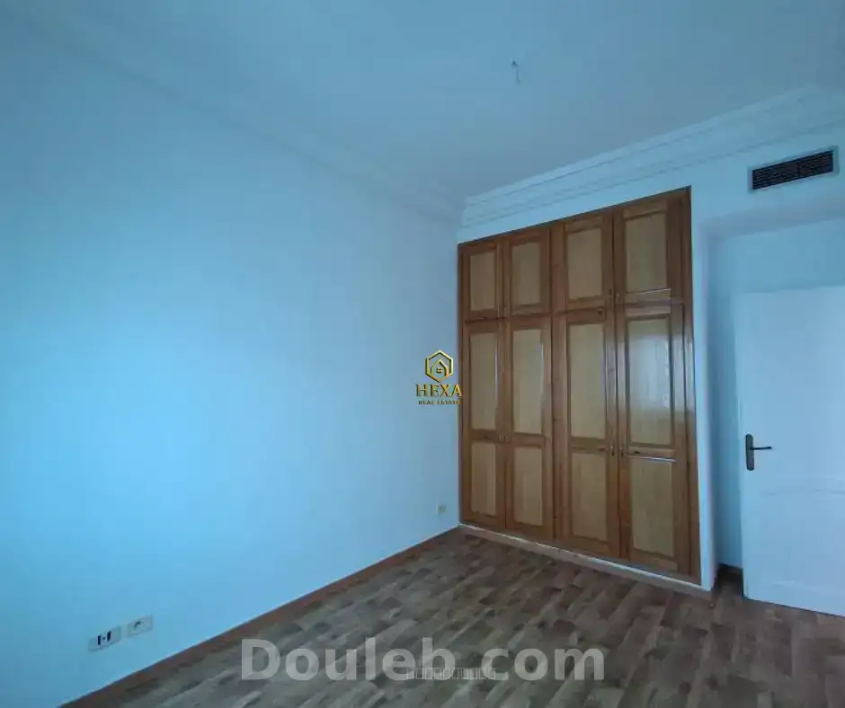 Appartement s1 à usage bureautique au lac 1 - Miniature 4