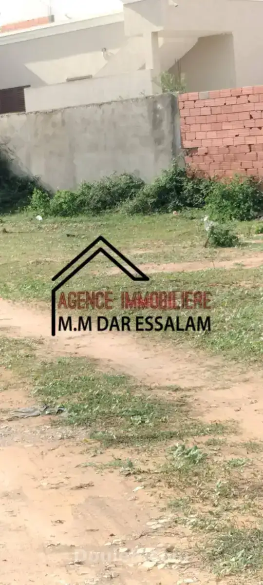 Un lot de terrain près de la plage - Miniature 2