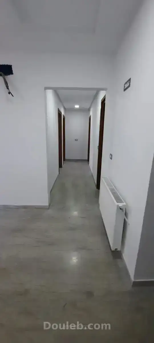 Bureau sur la route principale ben arous - Miniature 2