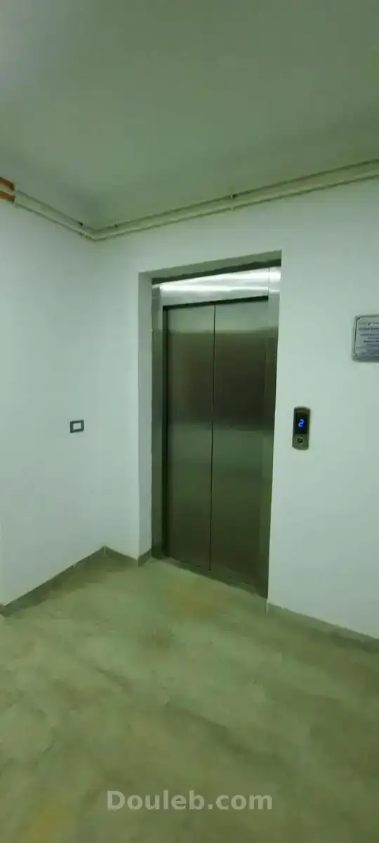 Bureau sur la route principale ben arous - Miniature 5