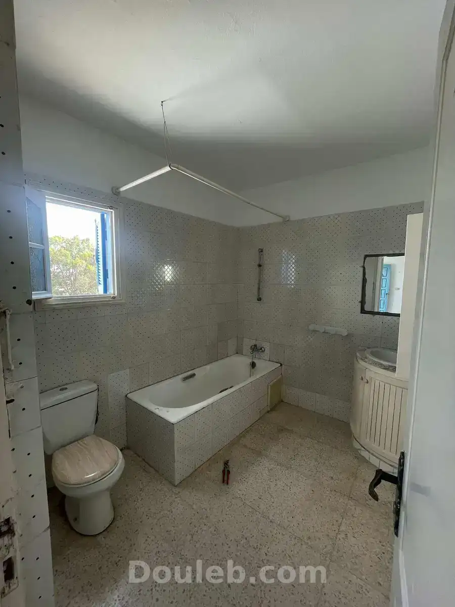 Appartement vue sur mer à la zone touristique - Miniature 5