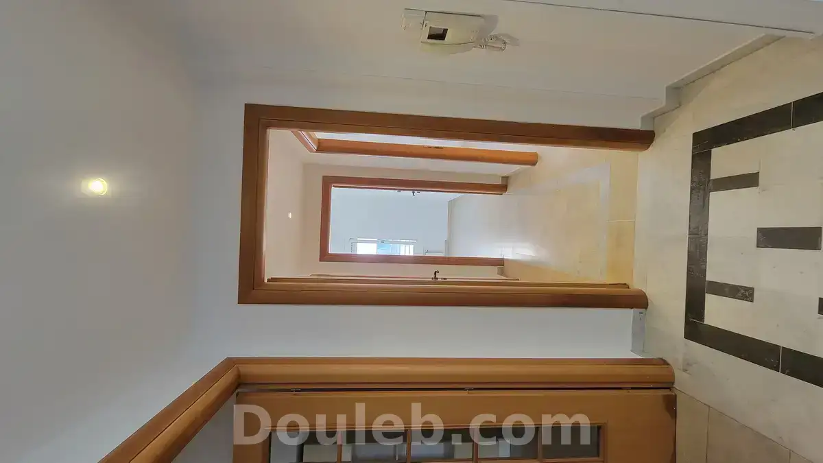 Appartement s2 au lac 2 sur l'avenue de la bourse