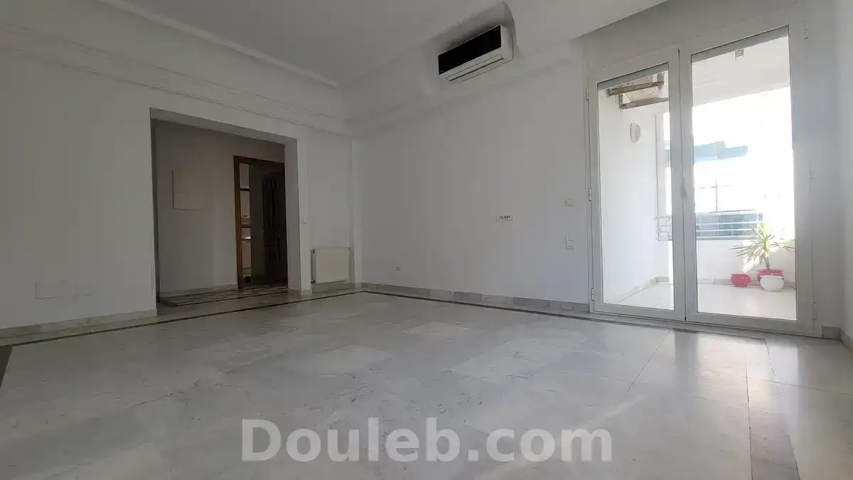 Appartement s2 au lac 2 sur l'avenue de la bourse - Miniature 2