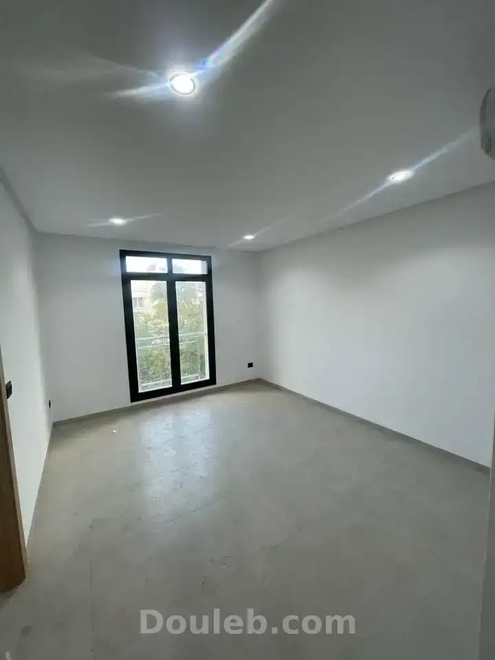 Bureau neuf en face ministère agriculture - Miniature 3