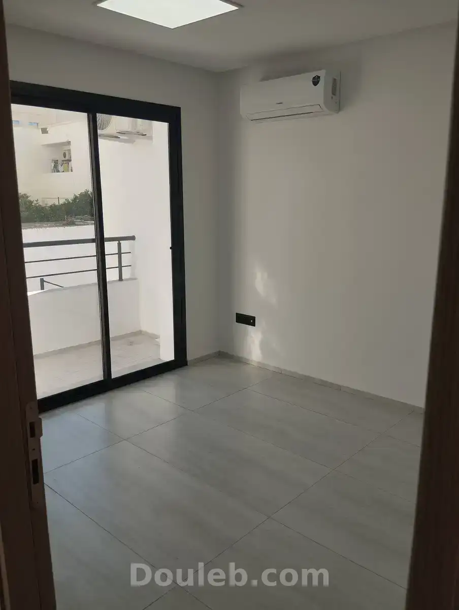 Bureau au centre ville rades - Miniature 4