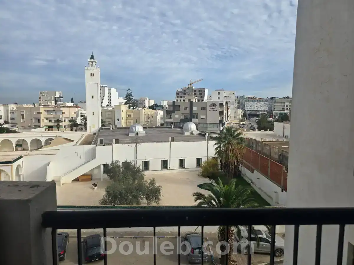 Appartement s3 khezama est plein zone touristique