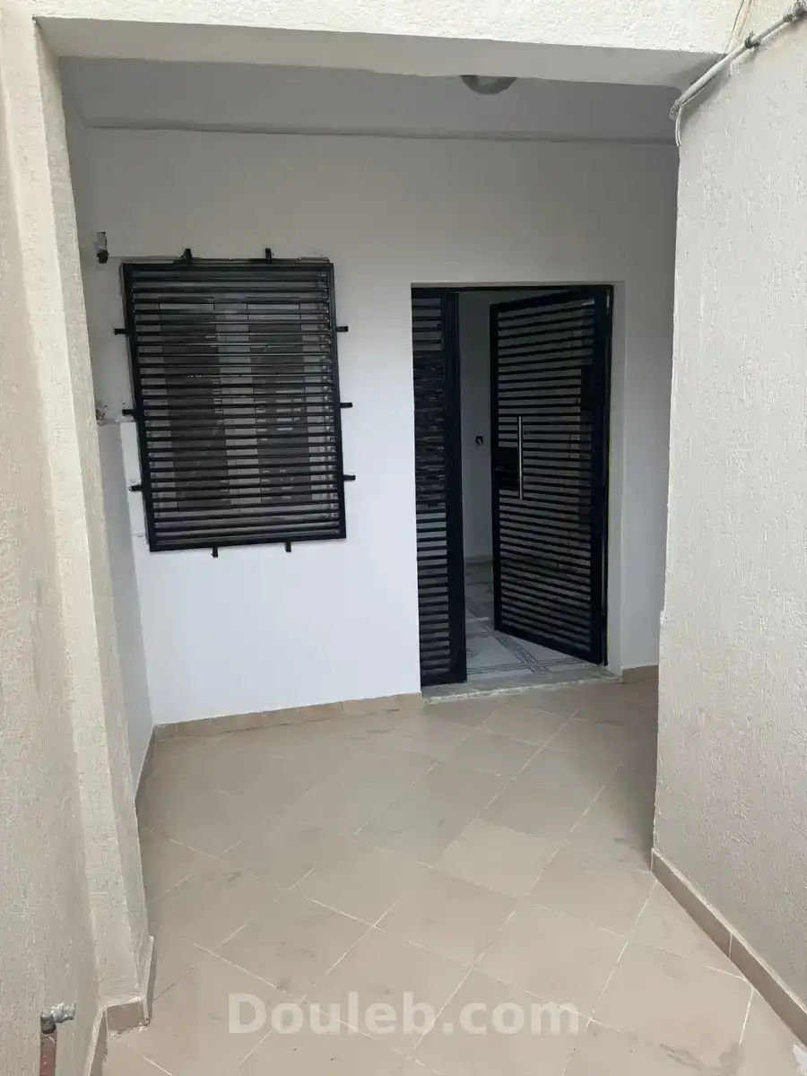 Local en face métro mourouj3 - Miniature 4