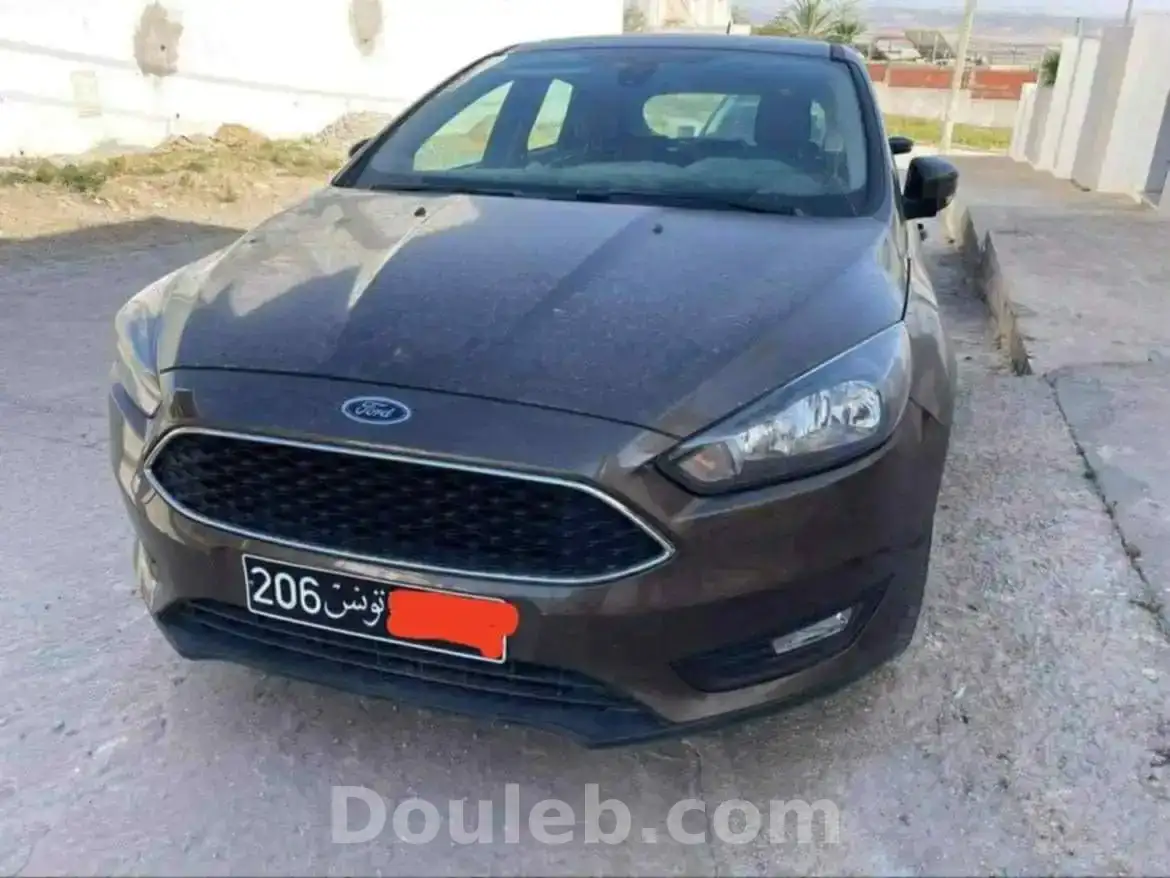 Médecin vend ford focus - Miniature 2