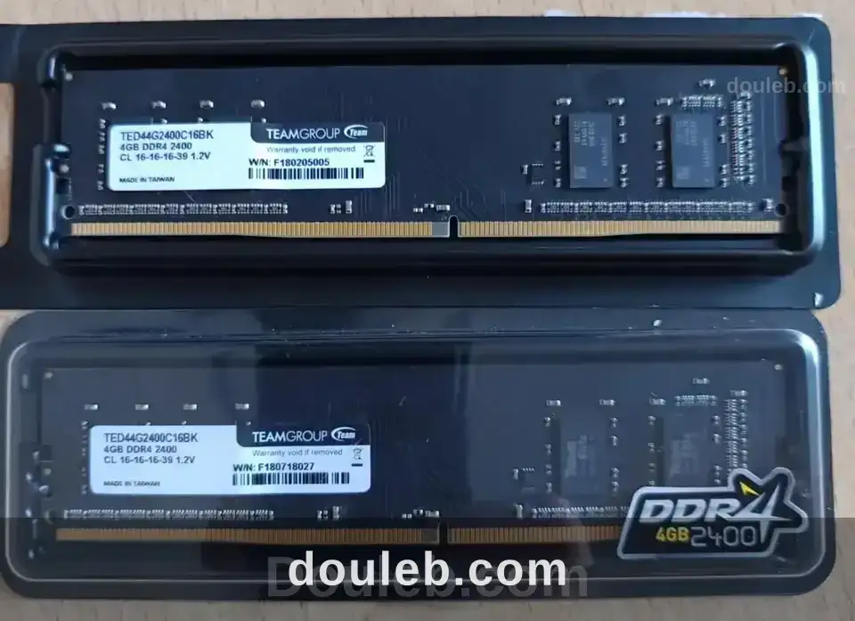 02 barettes ram 4gb ddr4 2400mhz à Tunis