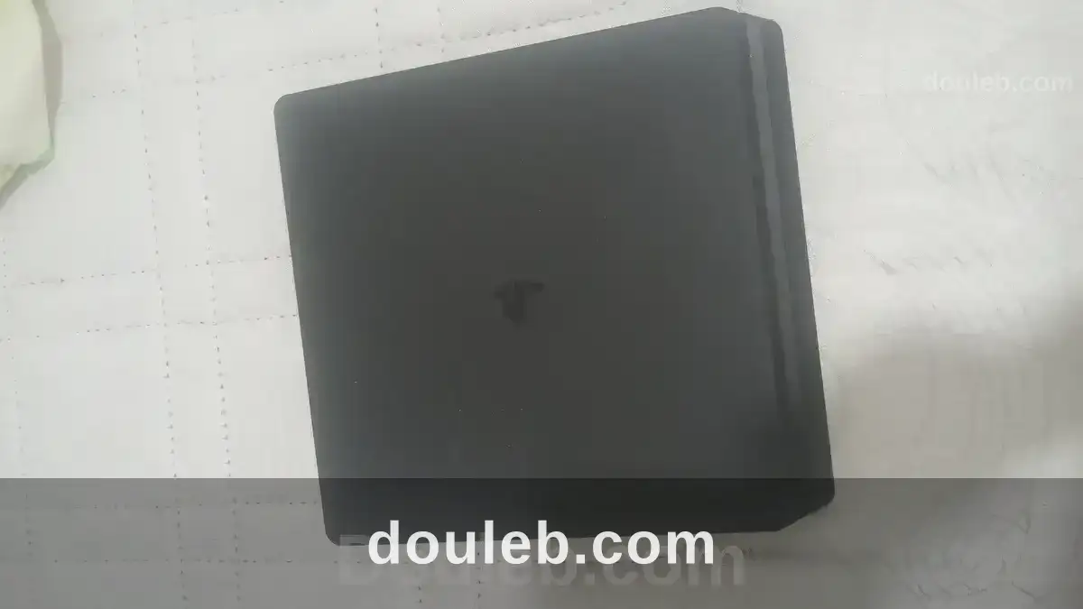 Play 4 slim 1 g origine à Tunis