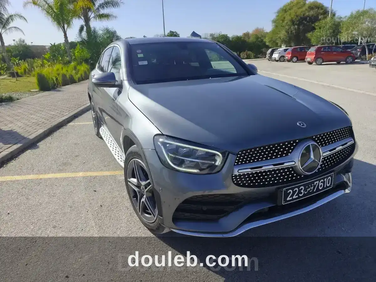 Mercedes glc 200 à Tunis