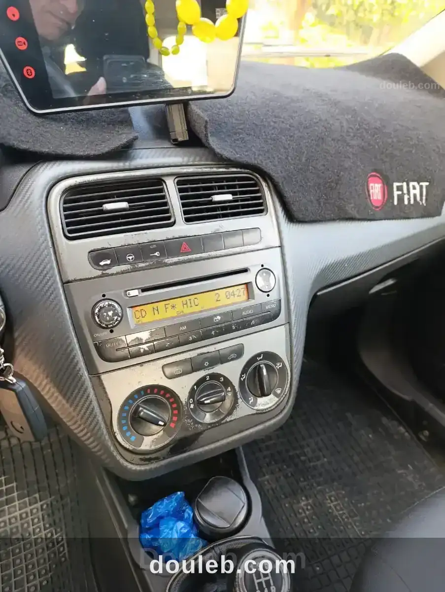Voiture grandi punto à Tunis