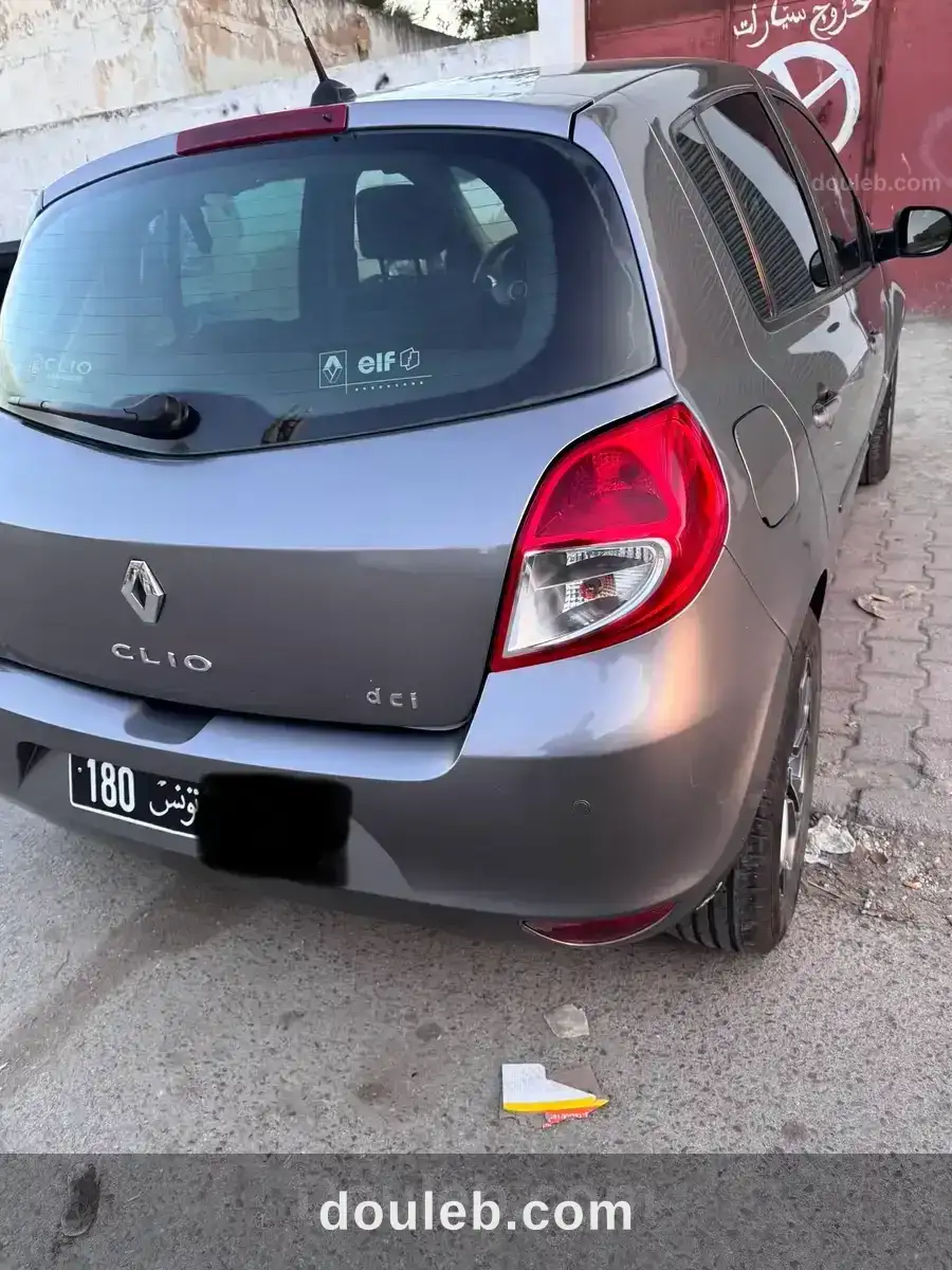 Clio 3 tomtom phase 2 dci 4cv à Tunis