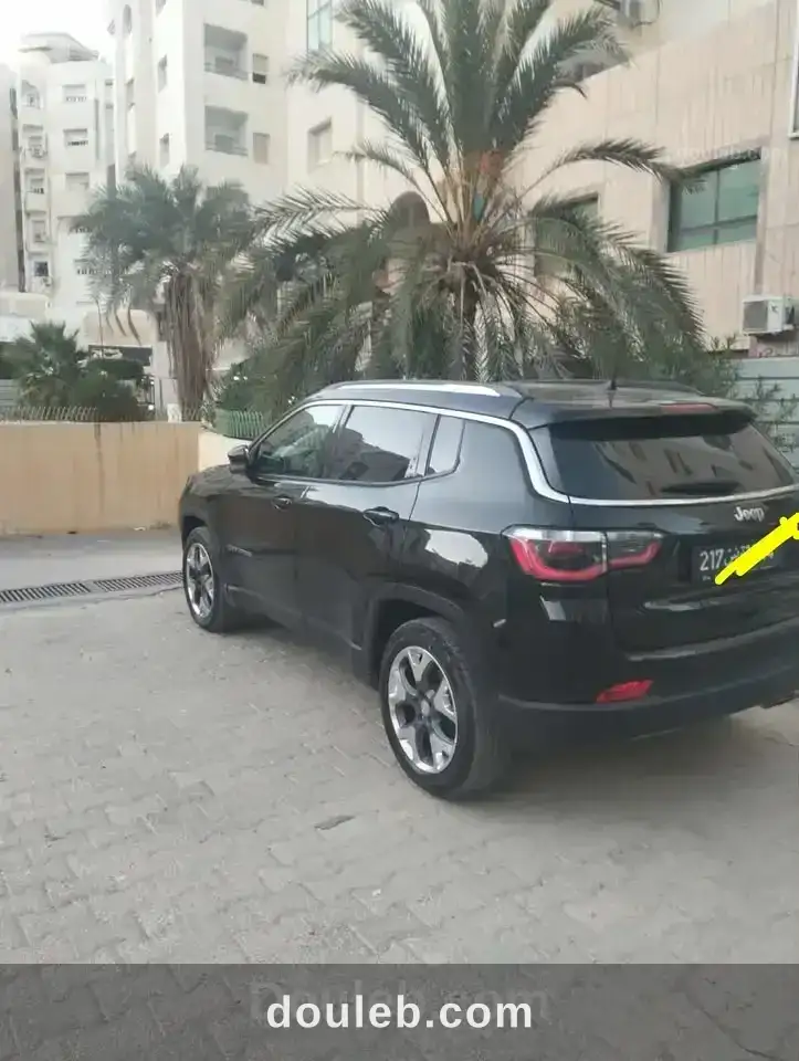 Jeep compass à Tunis