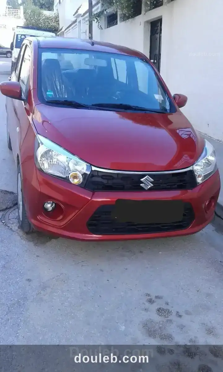 Voiture très bonne état à Tunis