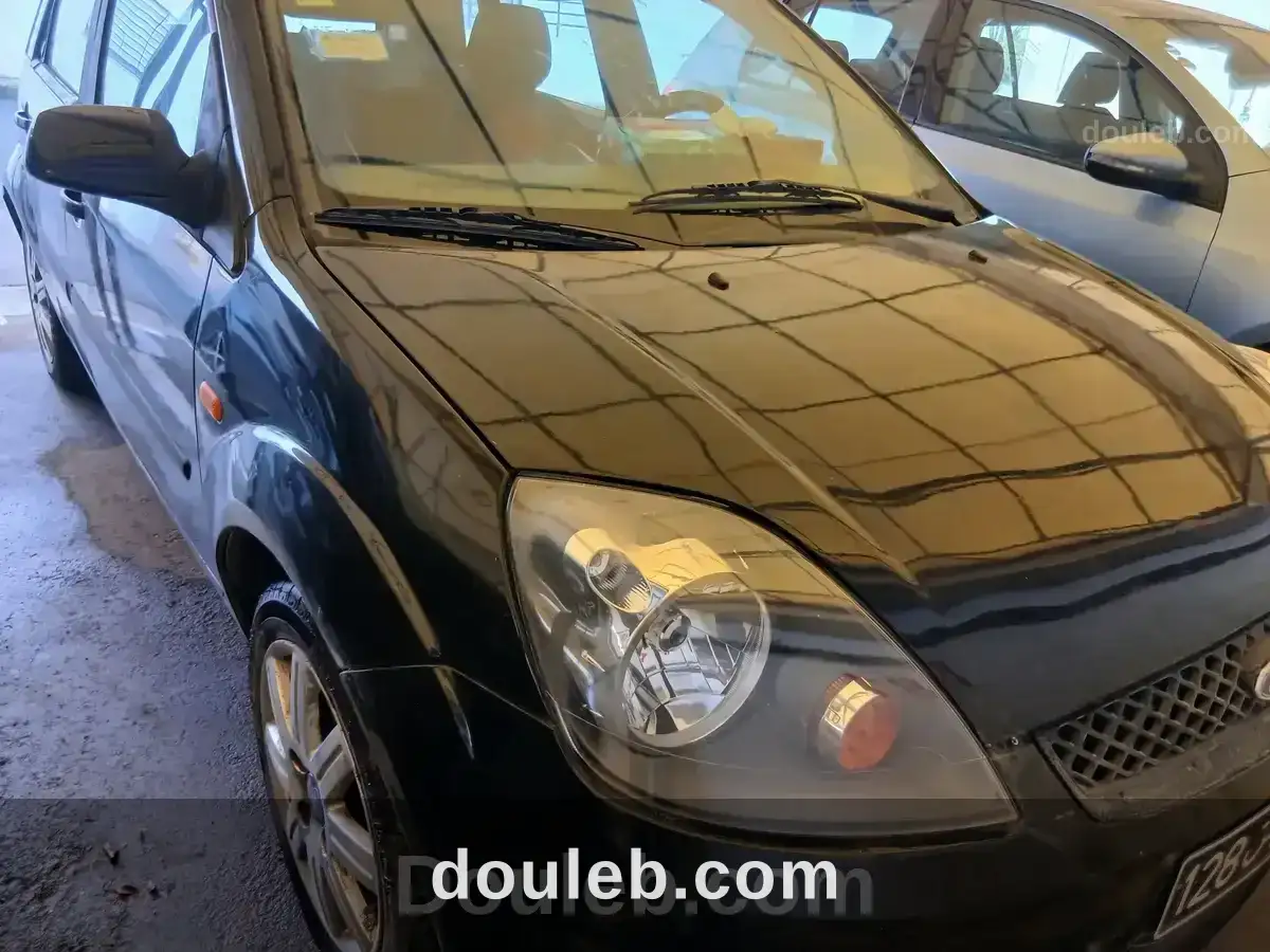 Fiesta ghia en très bon état à Tunis