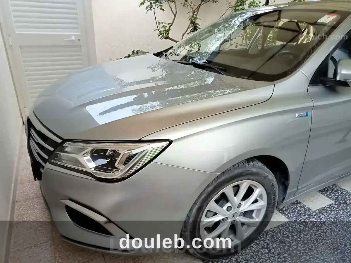 Belle voiture mg5 à Tunis