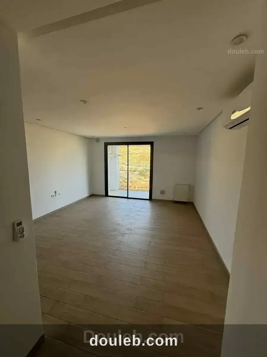 S1 1100d ennasr 2 à Tunis