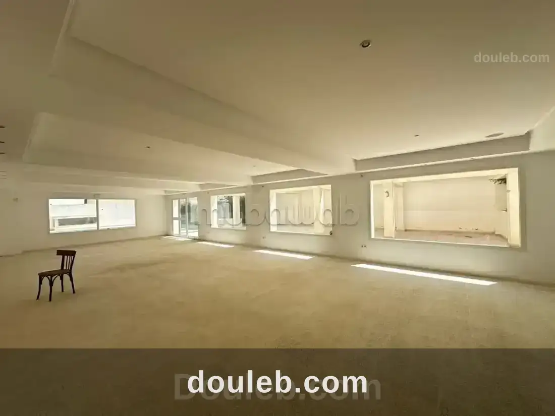 Local commercial avec terrasse à menzah 9c à Tunis