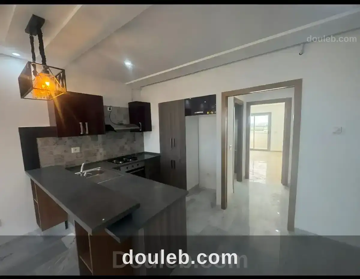 S1 aouina avec place parking à Tunis