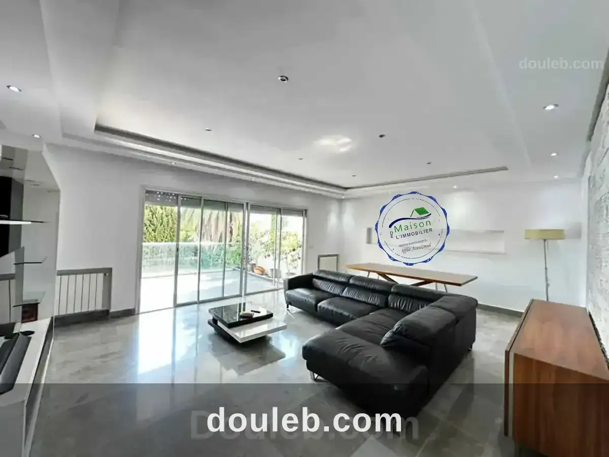 Etage de villa vide moderne s4 à el menzah 1 à Tunis