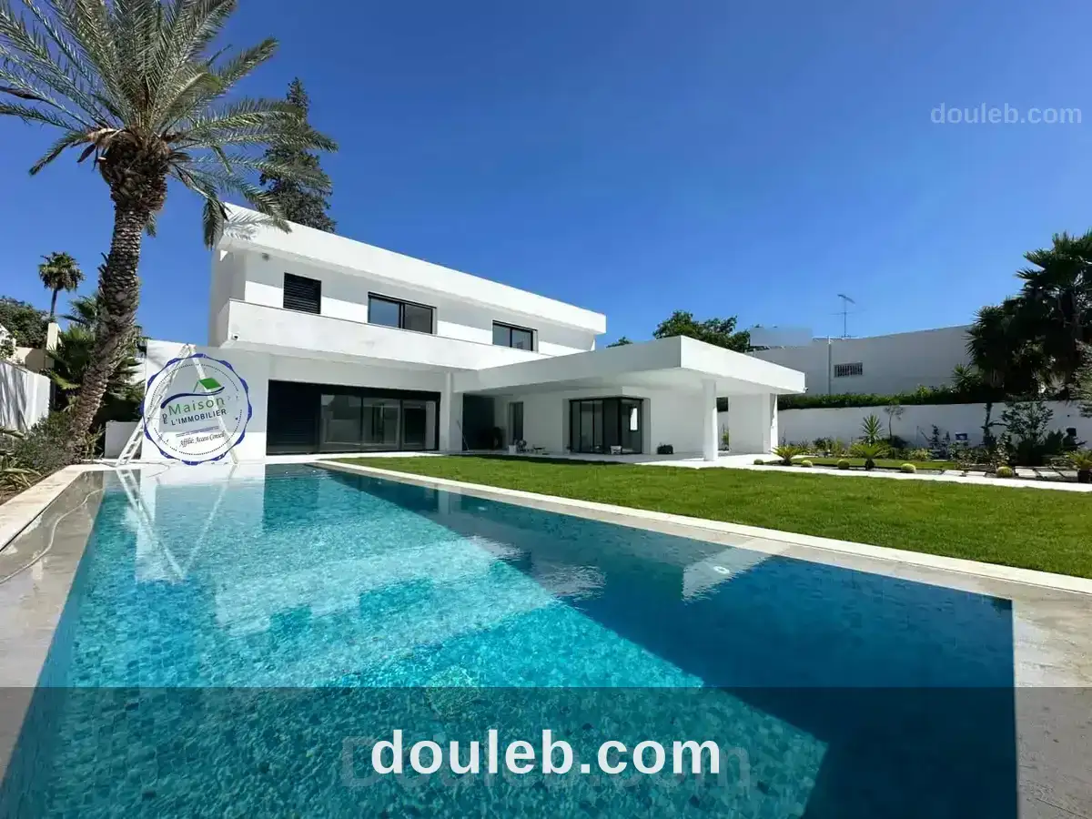 Villa ac piscine sis au quartier notre dame à Tunis
