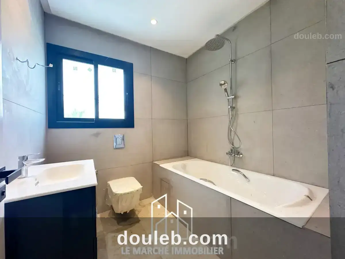 Villa en s4 jamais habitee manar 1 à Tunis