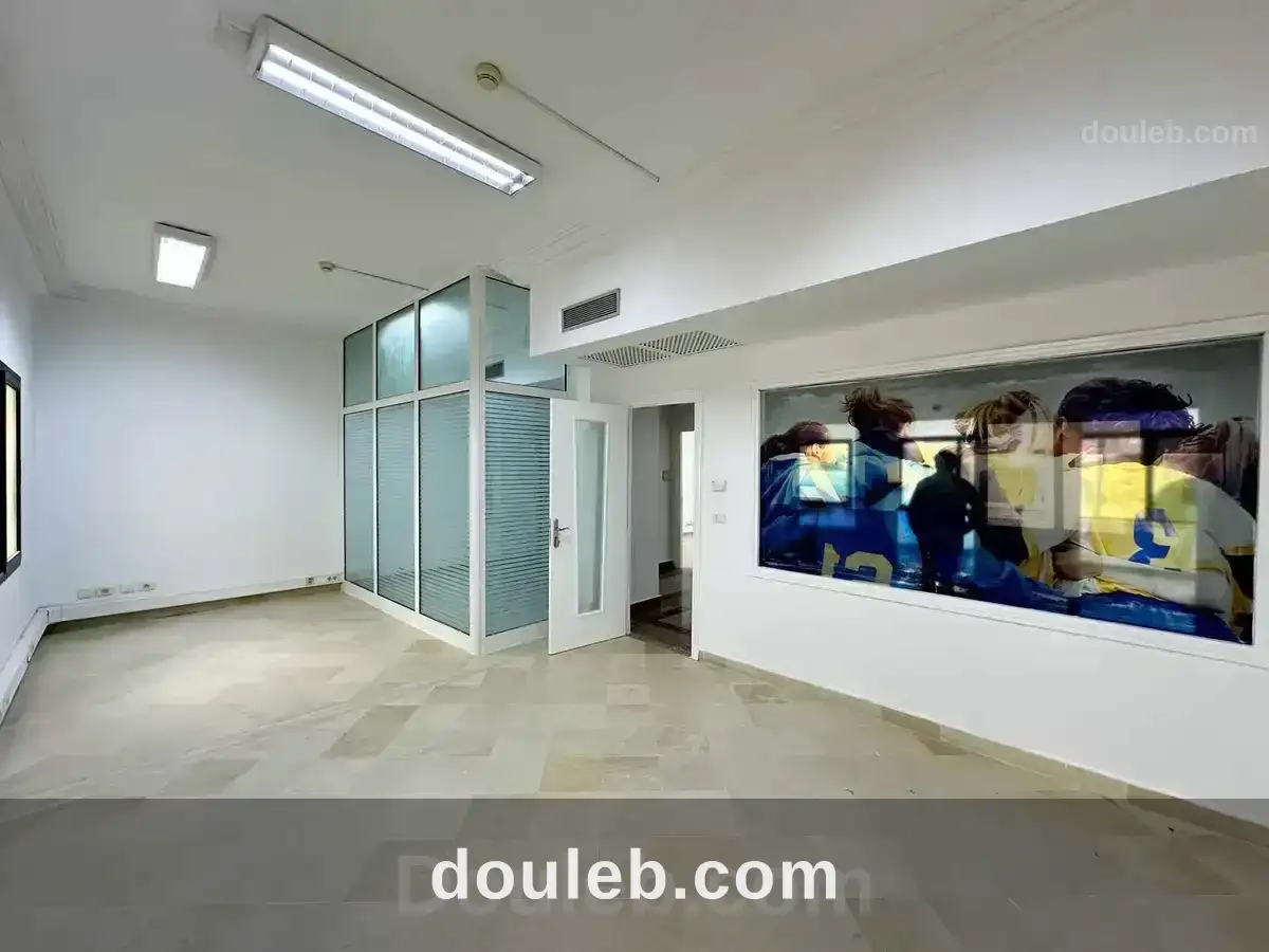 Immeuble 4 niv 1180 m 40 pièces au lac 1 à Tunis