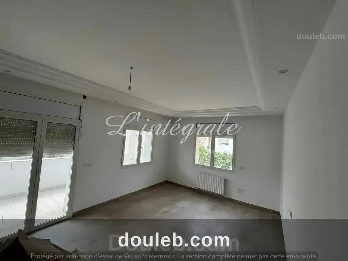 S3 tout neuf au 1er étage à Tunis