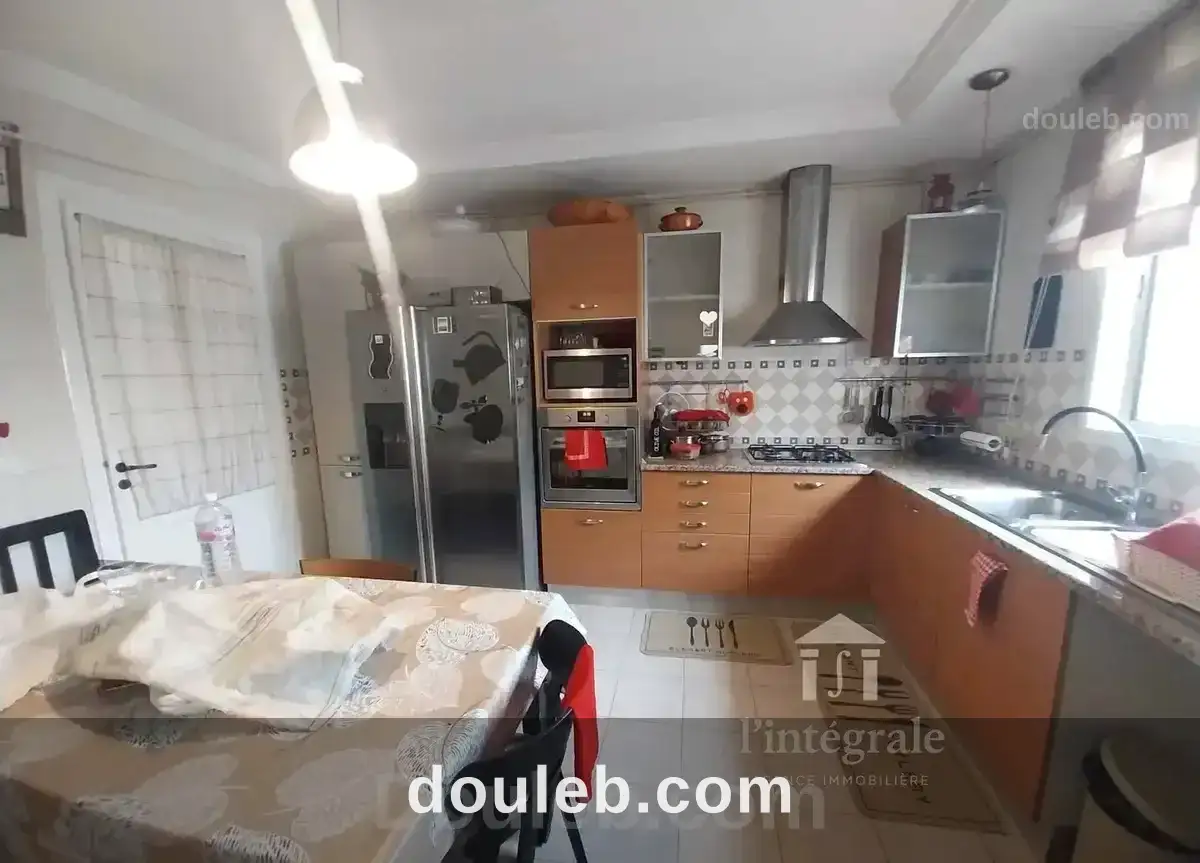 Magnifique s4 spacieuxn à riadh landalous à Tunis