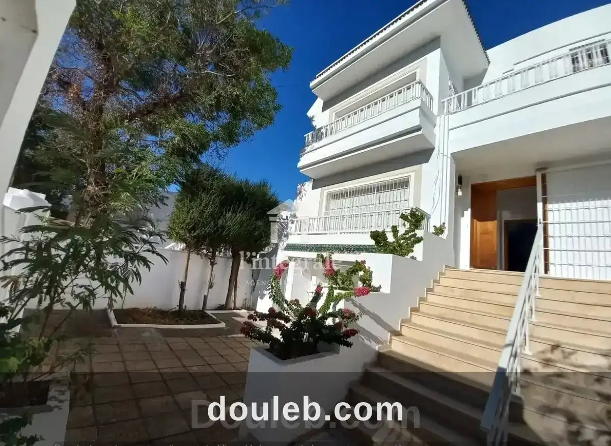 Belle villa pour habitation ou bureau à Tunis