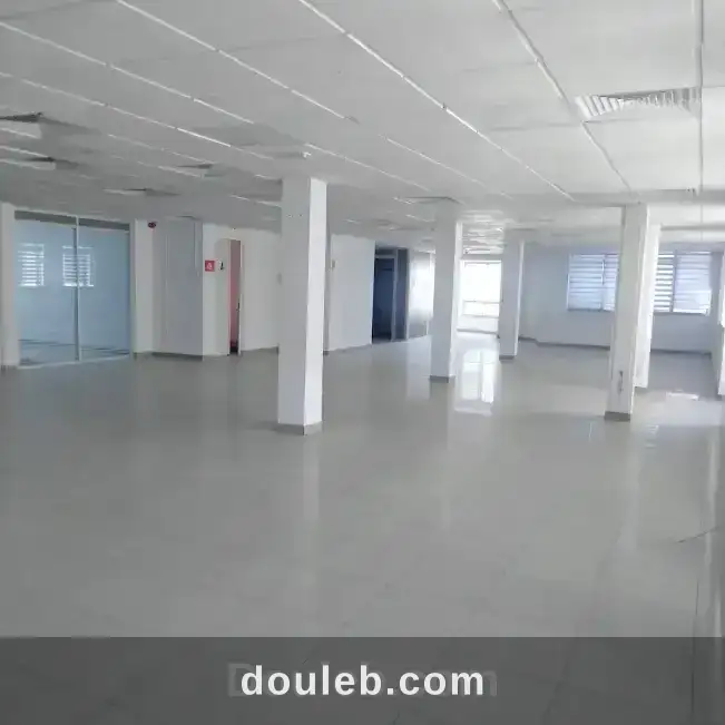 Super bureau 710 m2 au lac 1 à Tunis