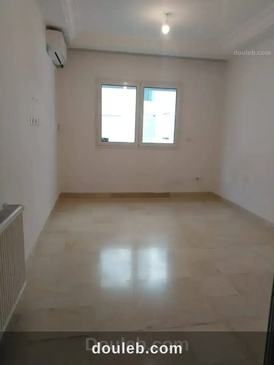 Un s plus deux bien orienté à rés zayatine à Tunis