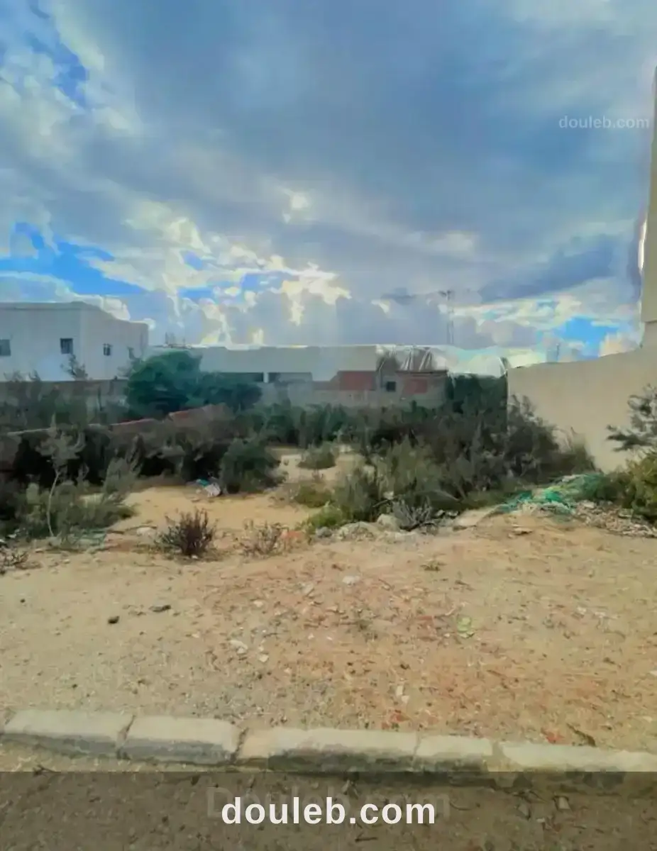 Terrain coté les flamants roses village à Tunis